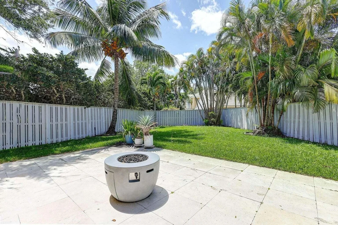 Photo of 11 Commanders Drive
