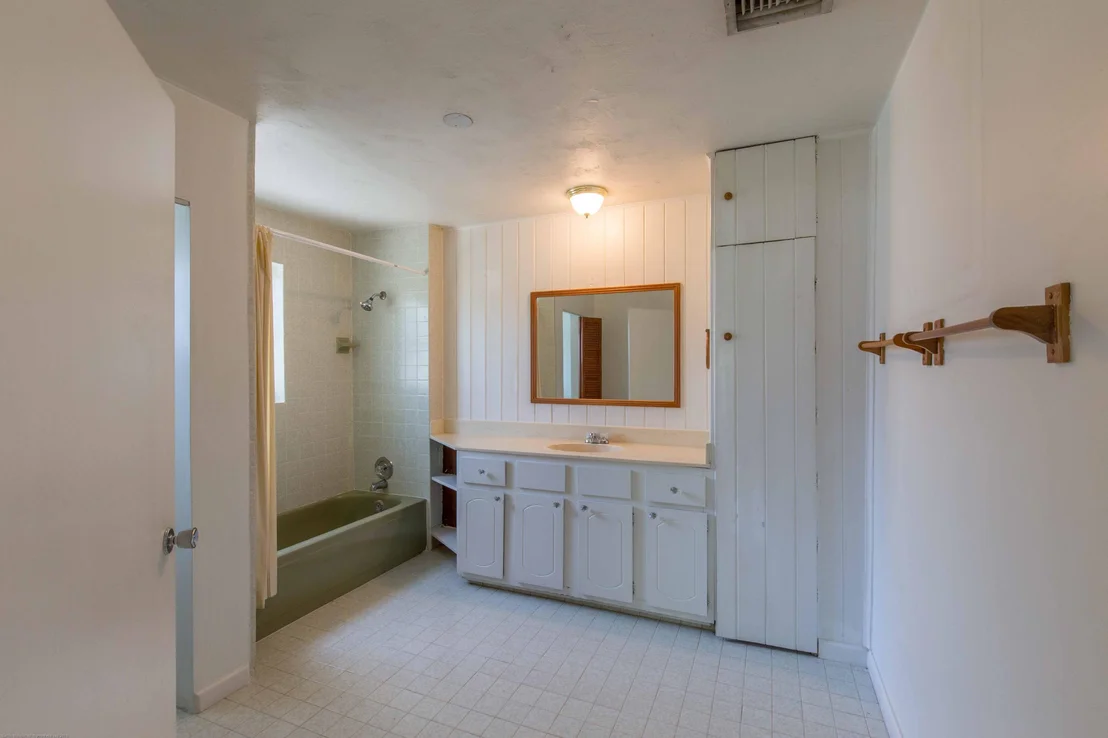 Photo of 1102 Hyde Park Road