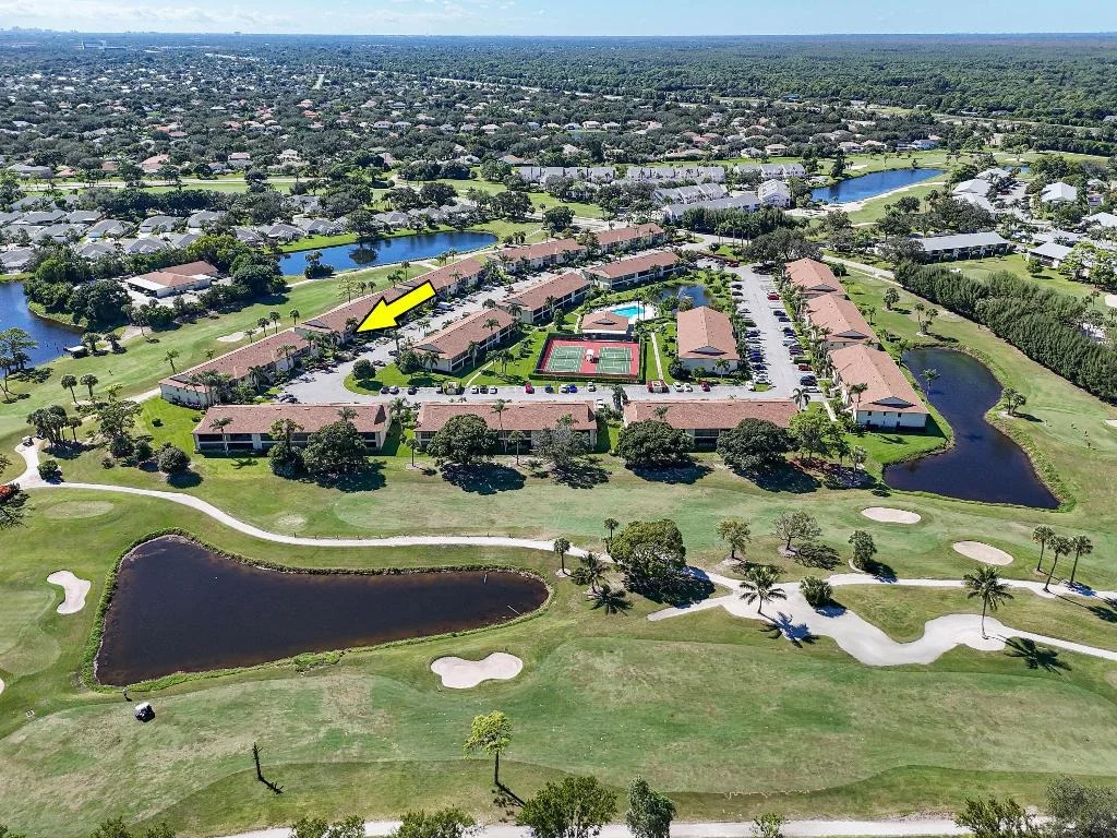 Photo of Unit B at 1001 Pinecrest Circle