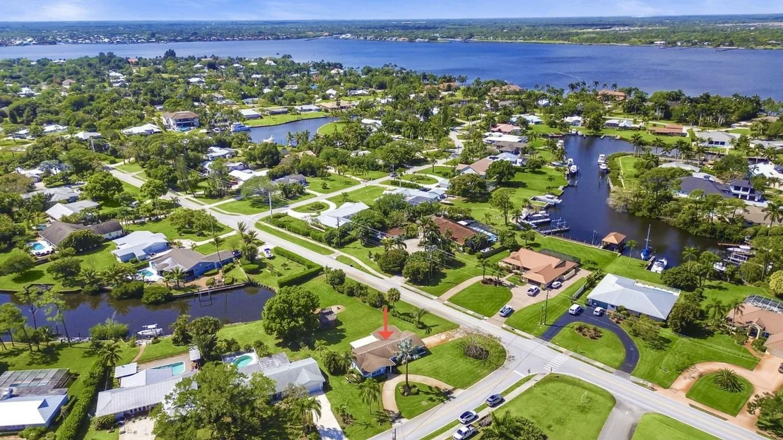 Photo of 1580 NW Lakeside Trail