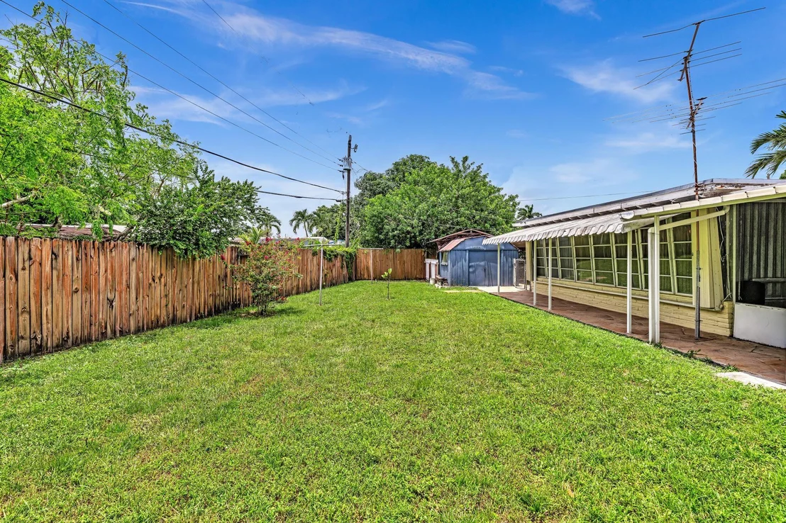 Photo of 6590 W 5th Place