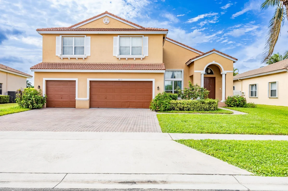 Photo of 6145 Indian Forest Circle