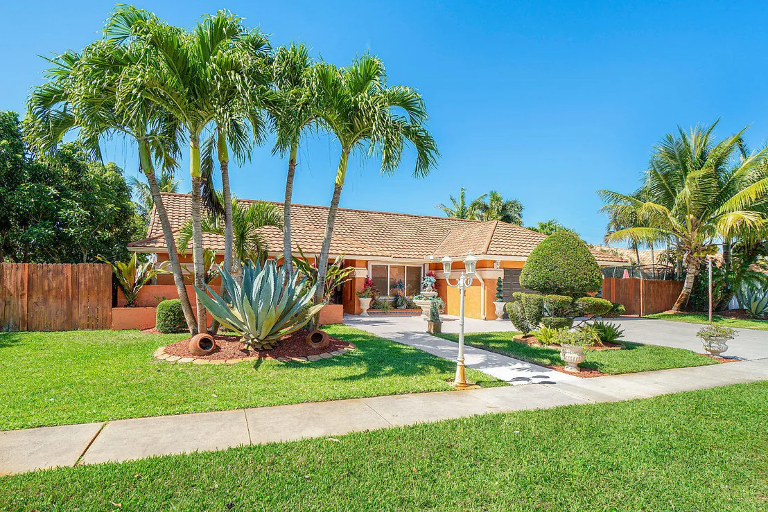 Photo of 9711 Sun Pointe Drive