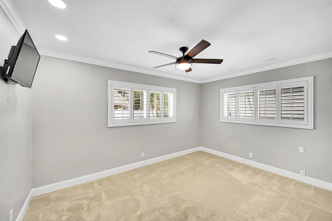 Photo of 2585 SE 6th Street