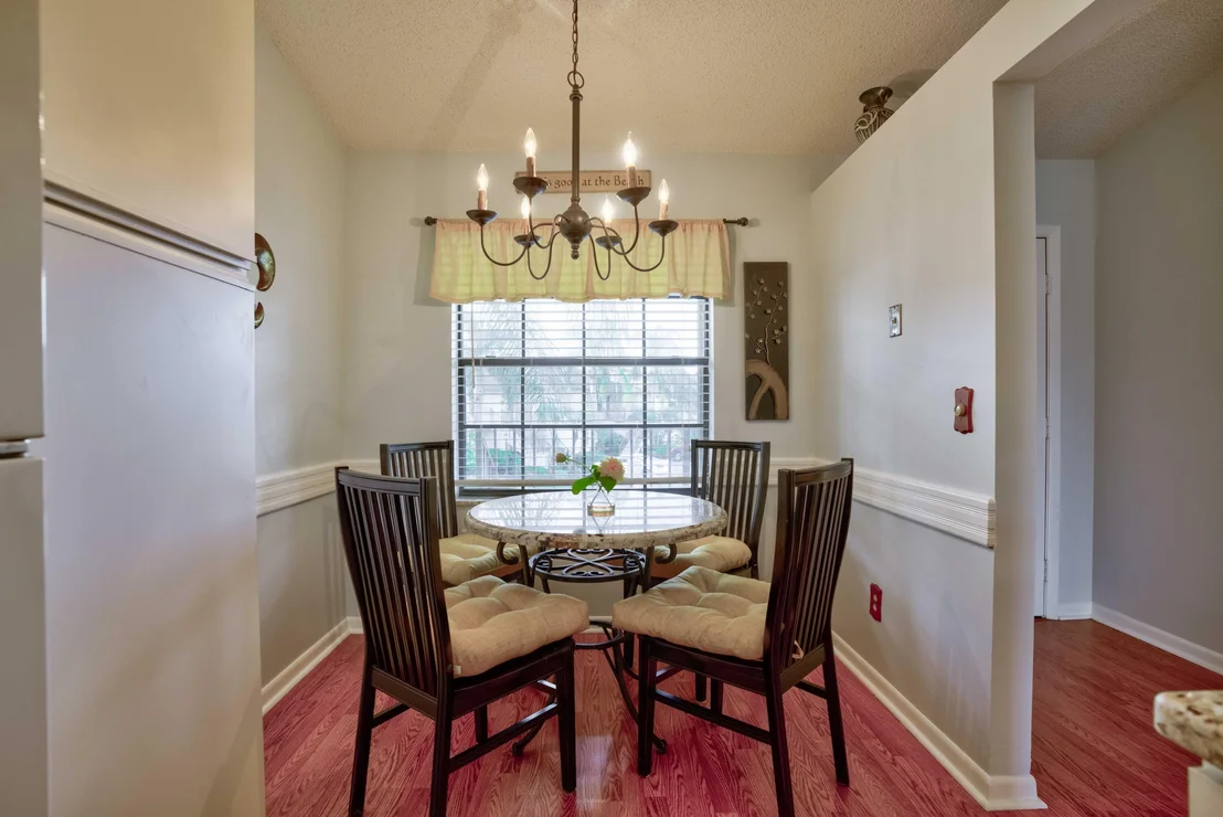 Photo of Unit E at 702 Pinecrest Circle