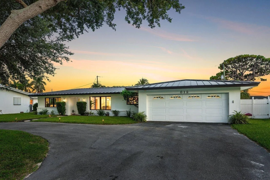Photo of 812 Chapel Hill Boulevard
