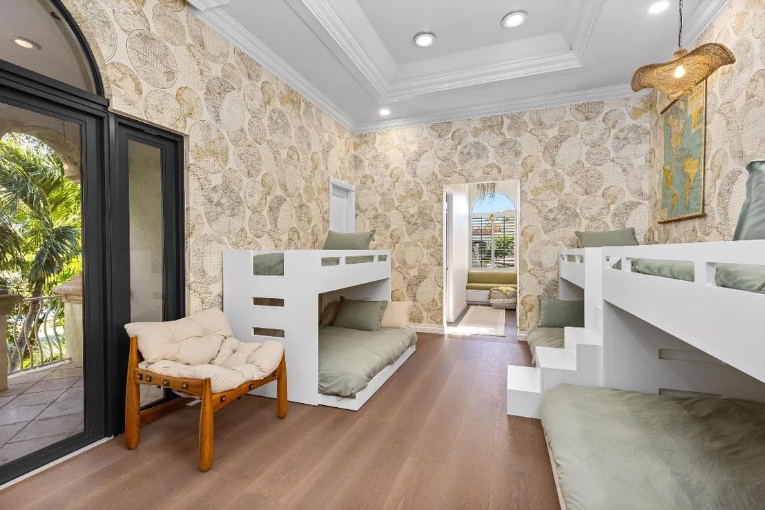 Photo of 422 Addison Park Lane