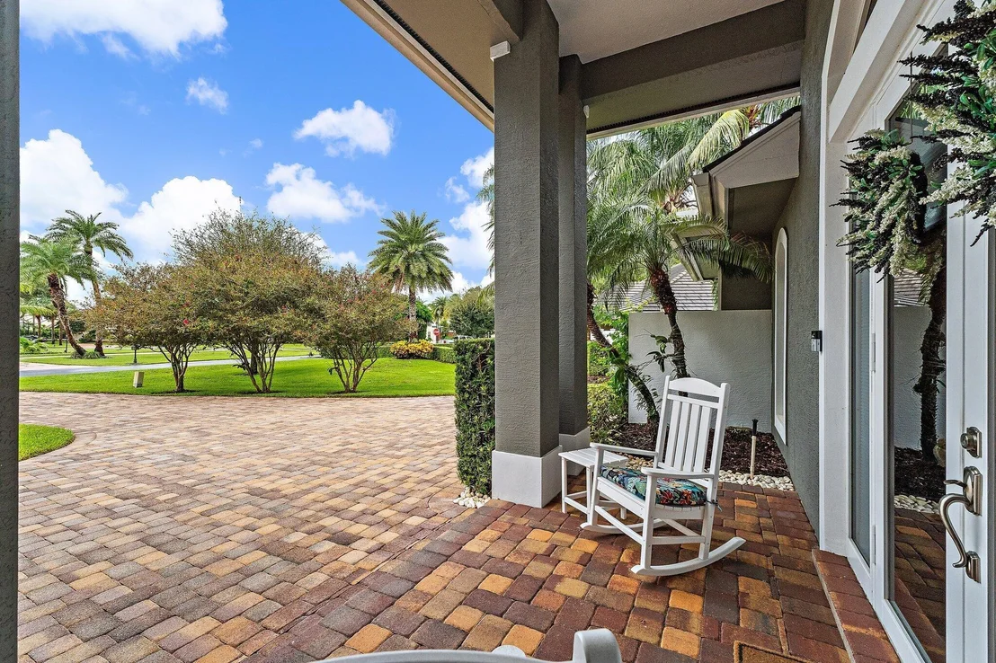 Photo of 18647 SE Lakeside Way