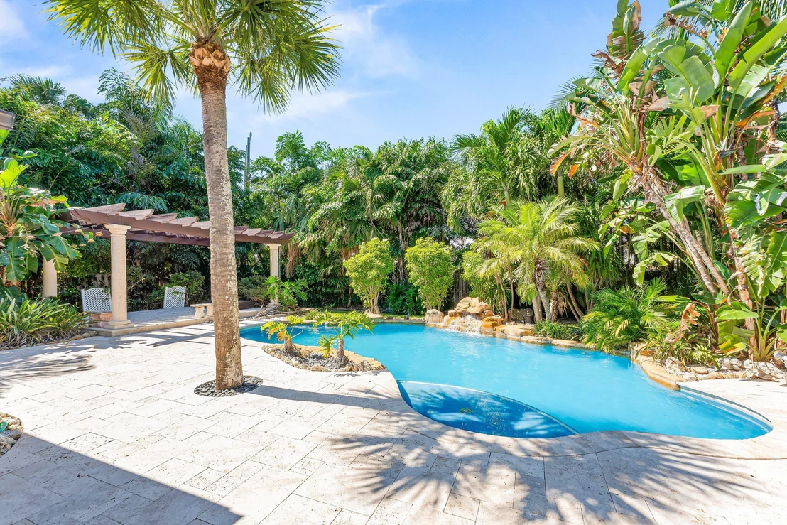 Photo of 2301 Banyan Road