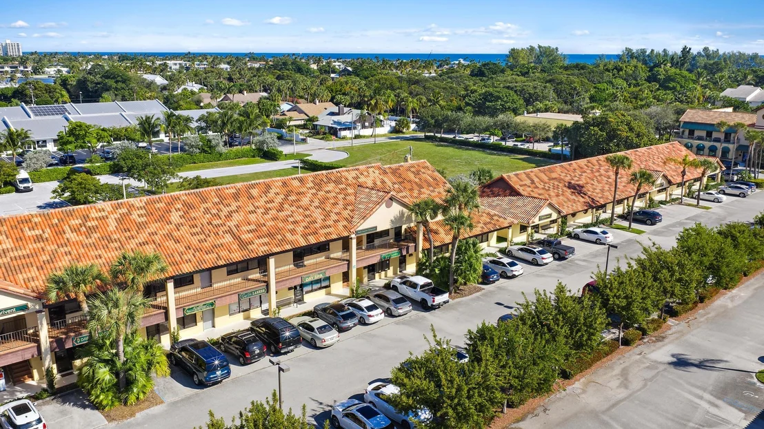 Photo of Unit E208 at 725 N Highway A1a