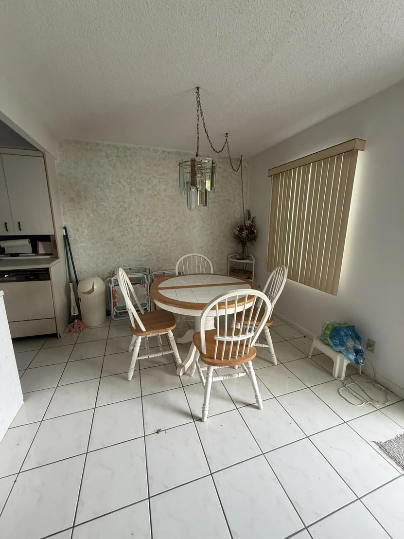 Photo of 1008 EXETER A