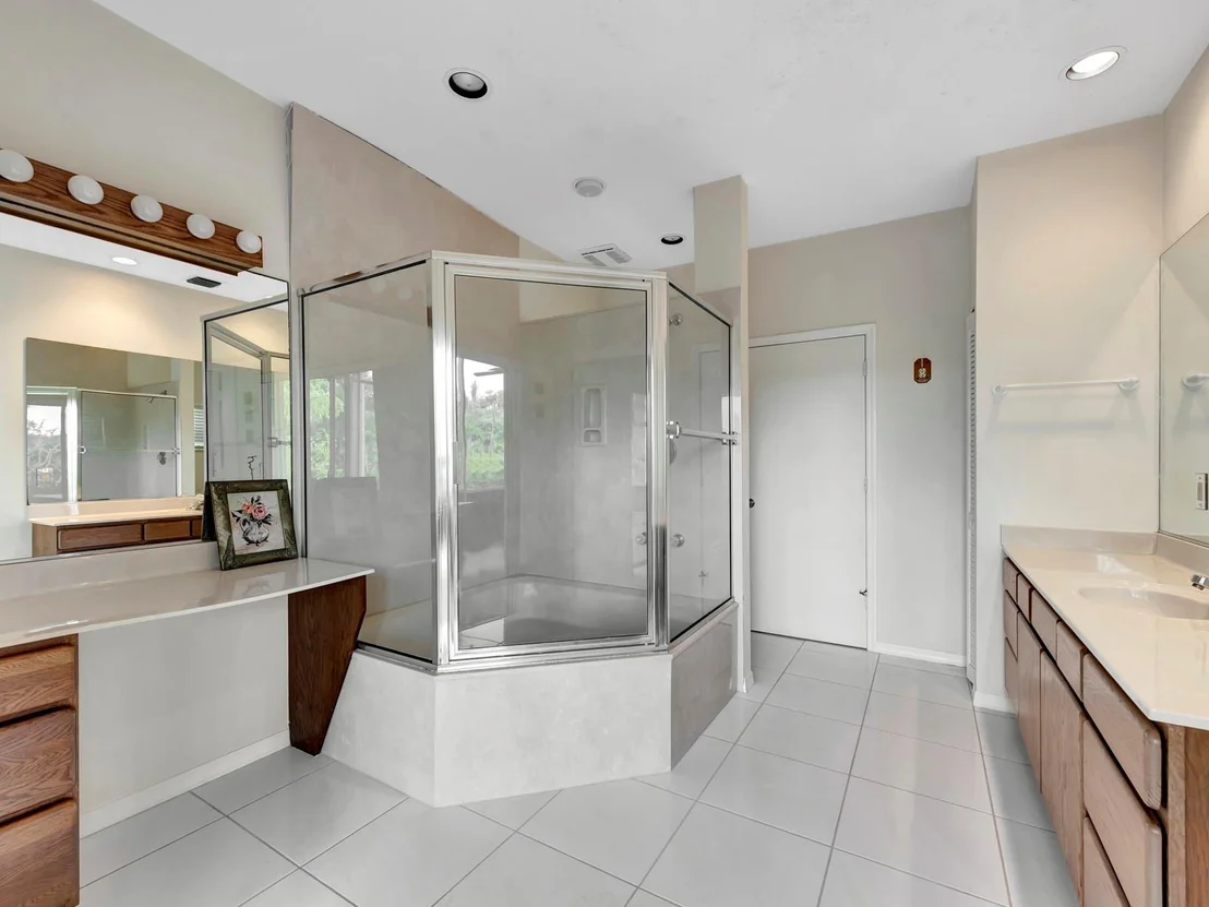 Photo of 1700 Coconut Drive