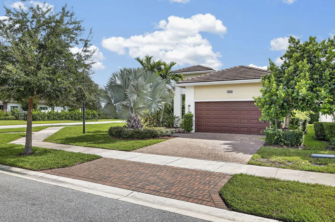 Photo of 16065 Key Biscayne Lane