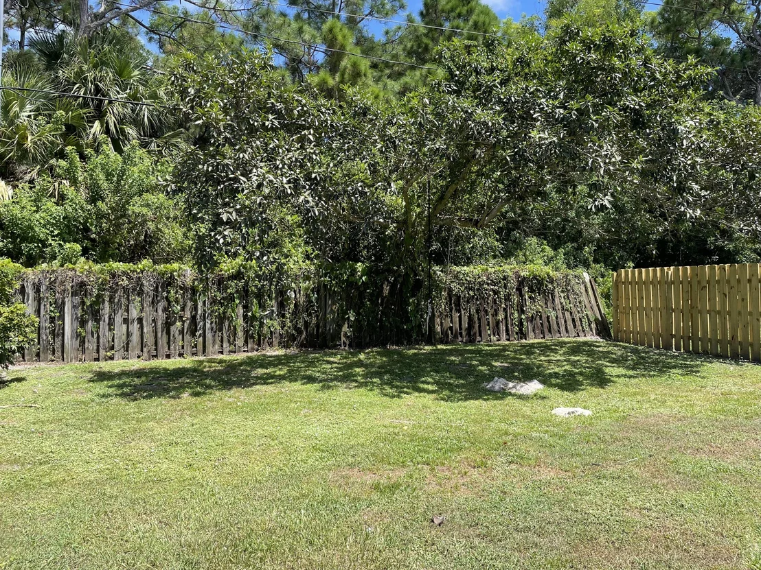 Photo of 4049 SE Jacaranda Street