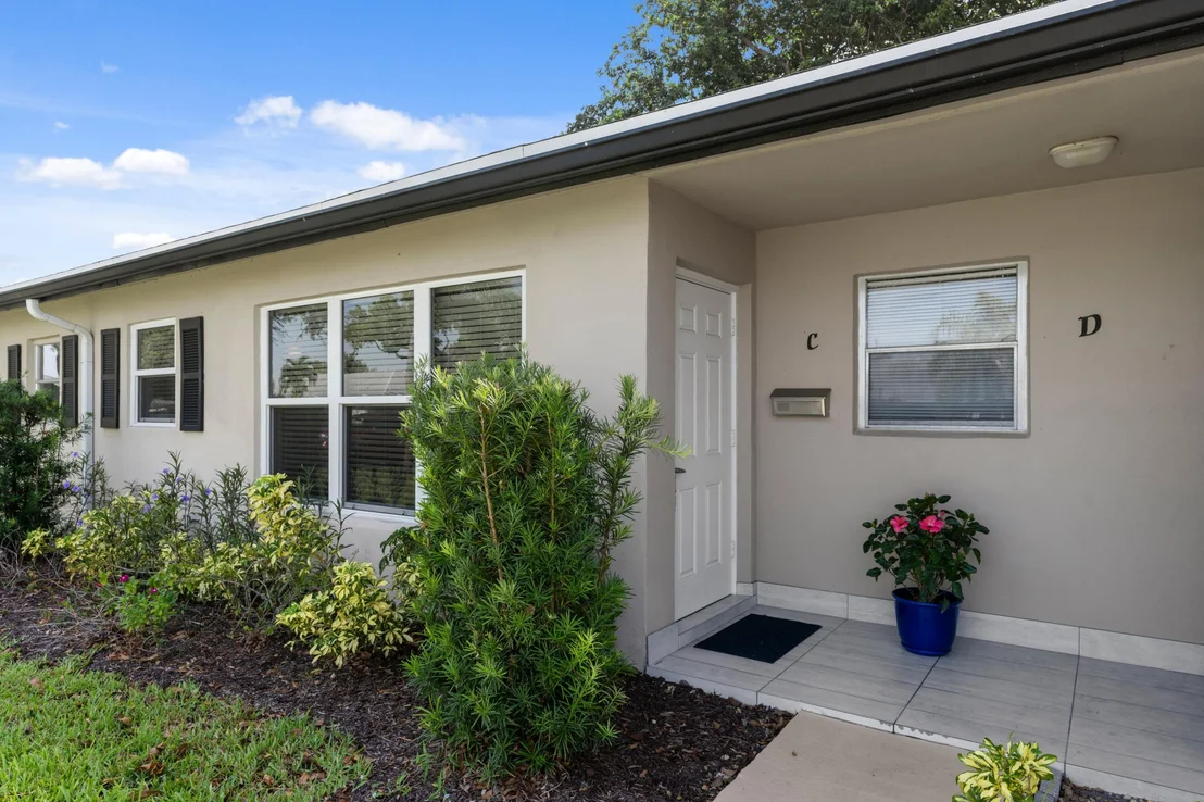 Photo of Unit C at 947 Circle Drive