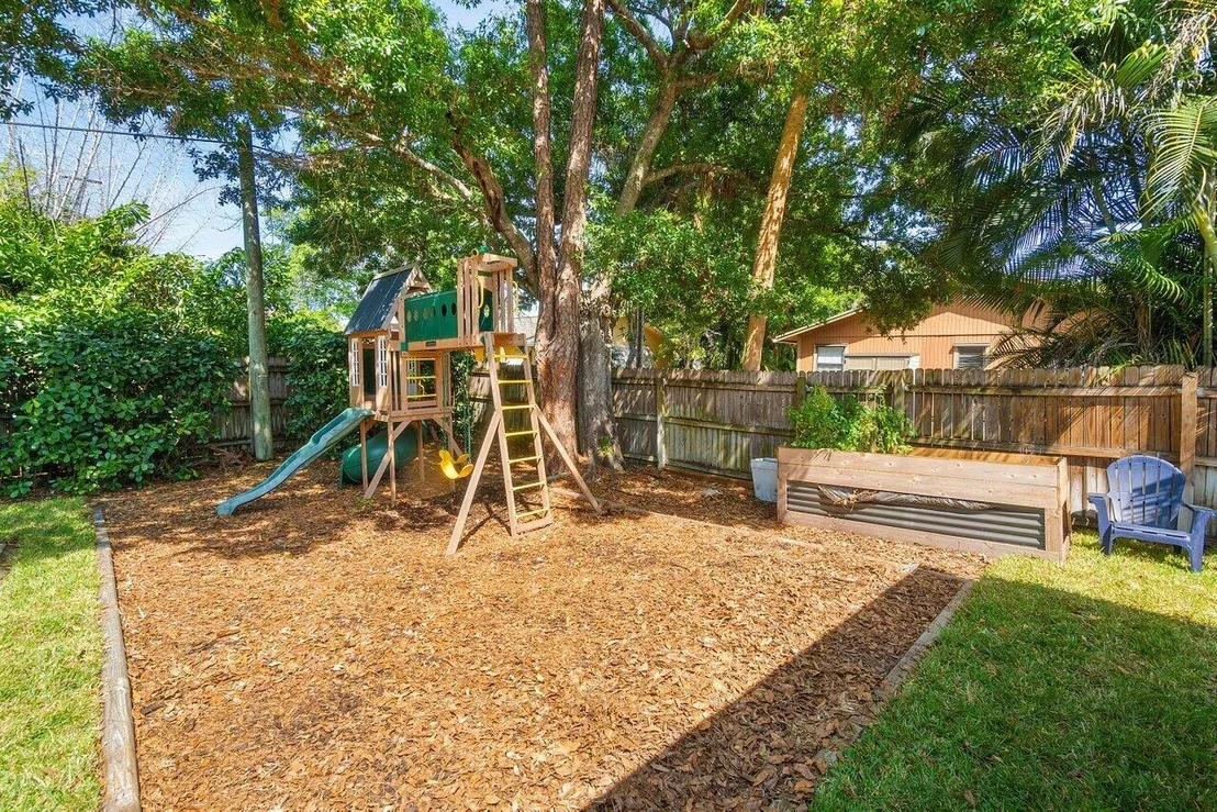 Photo of 903 Oak Circle