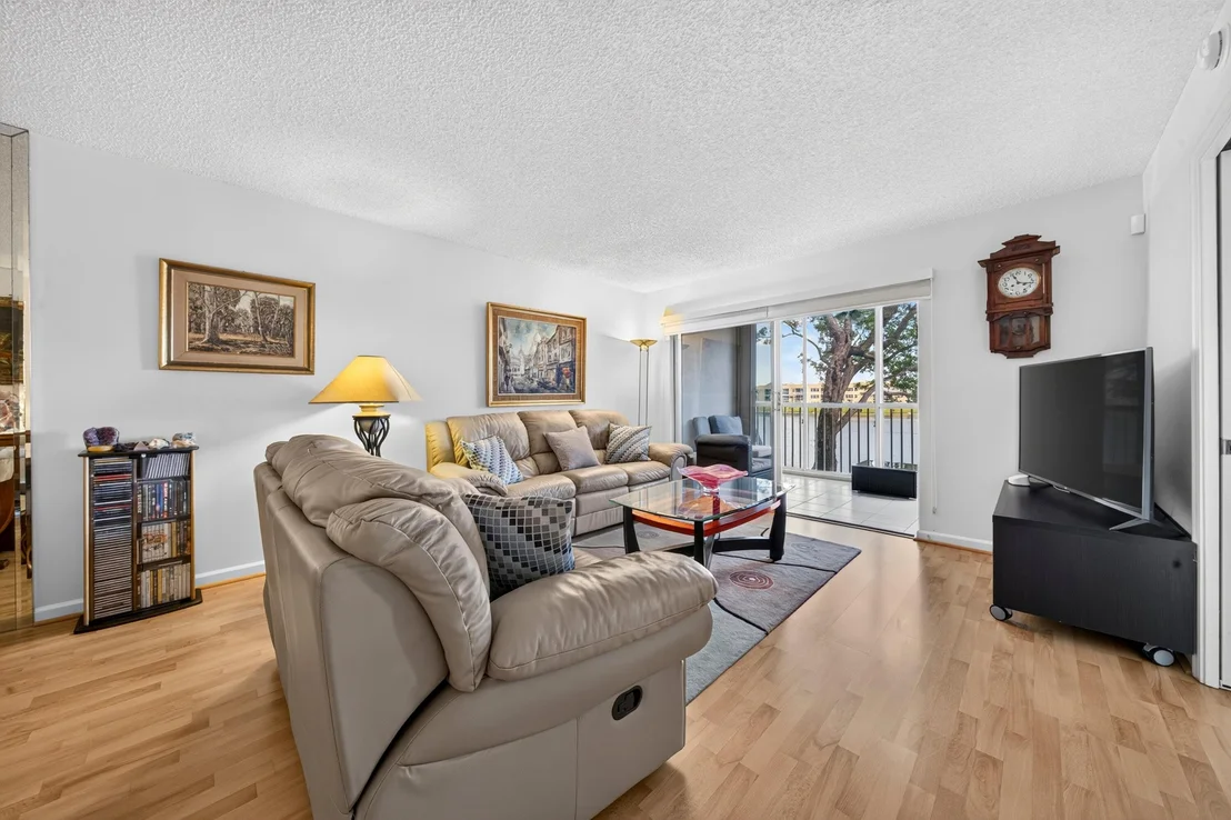 Photo of Unit 203 at 7348 N DEVON Drive