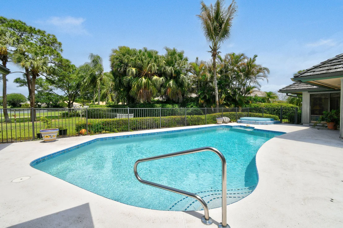 Photo of 6980 SE Winged Foot Drive