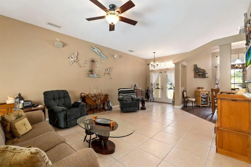 Photo of 5501 Pinetree Drive