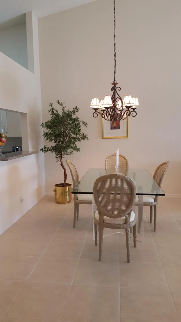 Photo of 6204 Heliconia Road