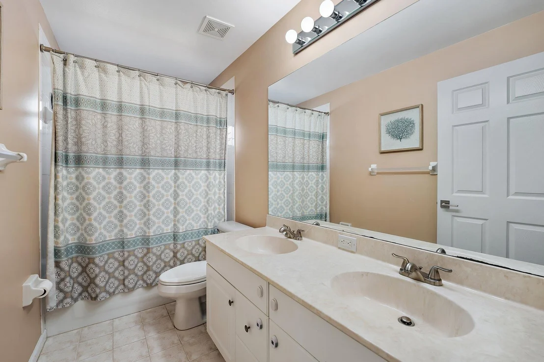 Photo of 6310 Garrett Street
