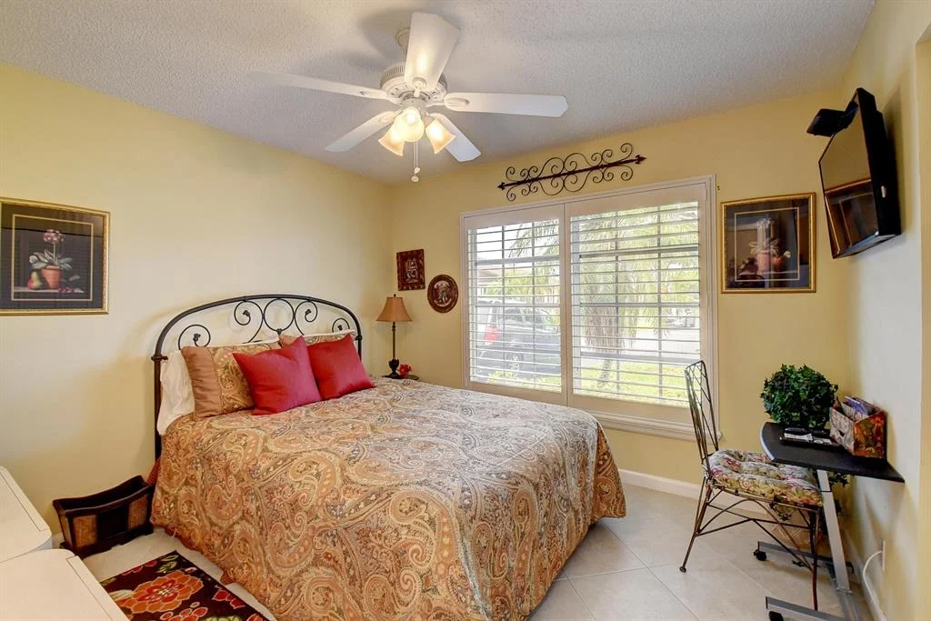 Photo of 15868 Laurel Oak Circle