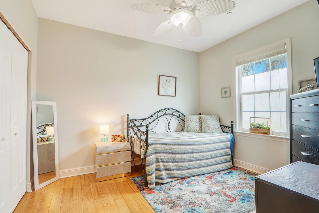 Photo of 17580 Cinquez Park Road E