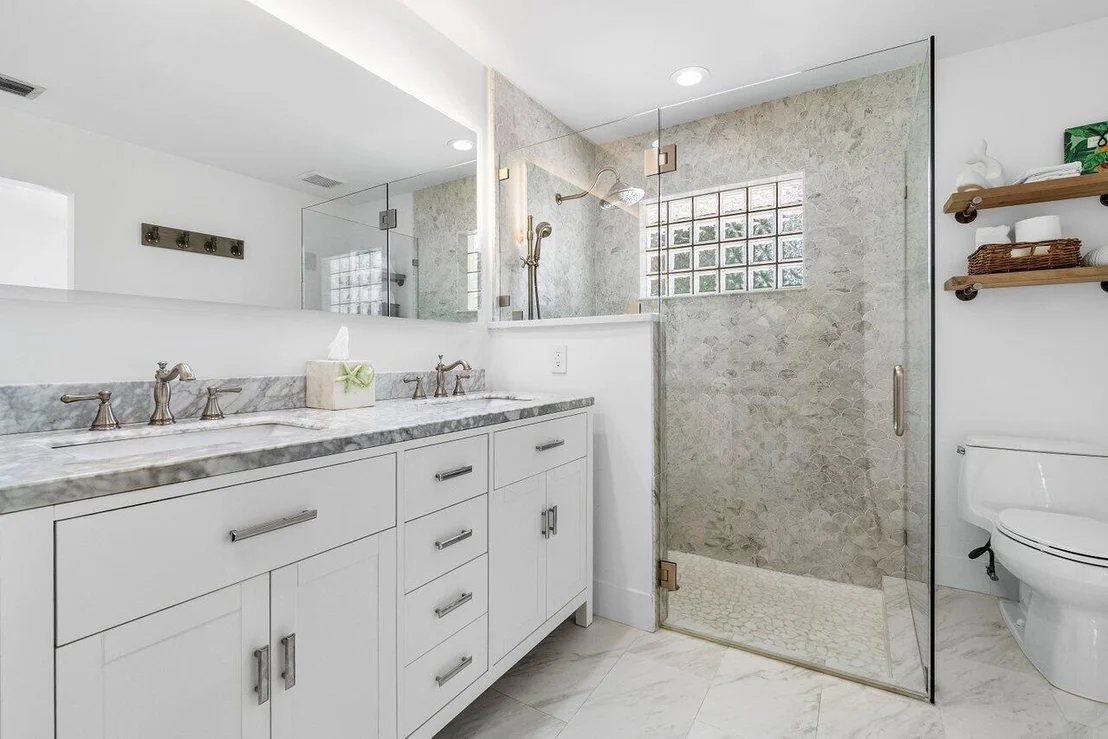 Photo of 415 Enfield Road