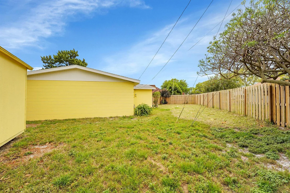 Photo of 524 Teak Drive