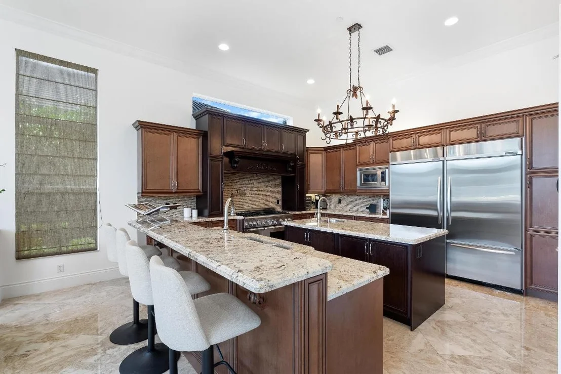 Photo of 932 Banyan Drive