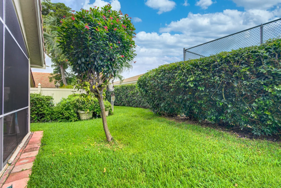 Photo of 6081 Bluegrass Drive