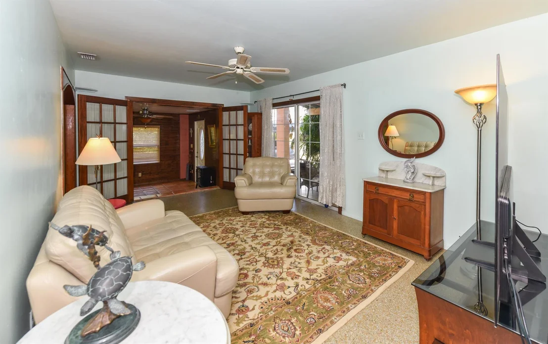 Photo of 1116 NE Oceanview Circle