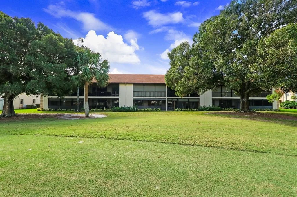 Photo of Unit D at 501 Pinecrest Circle