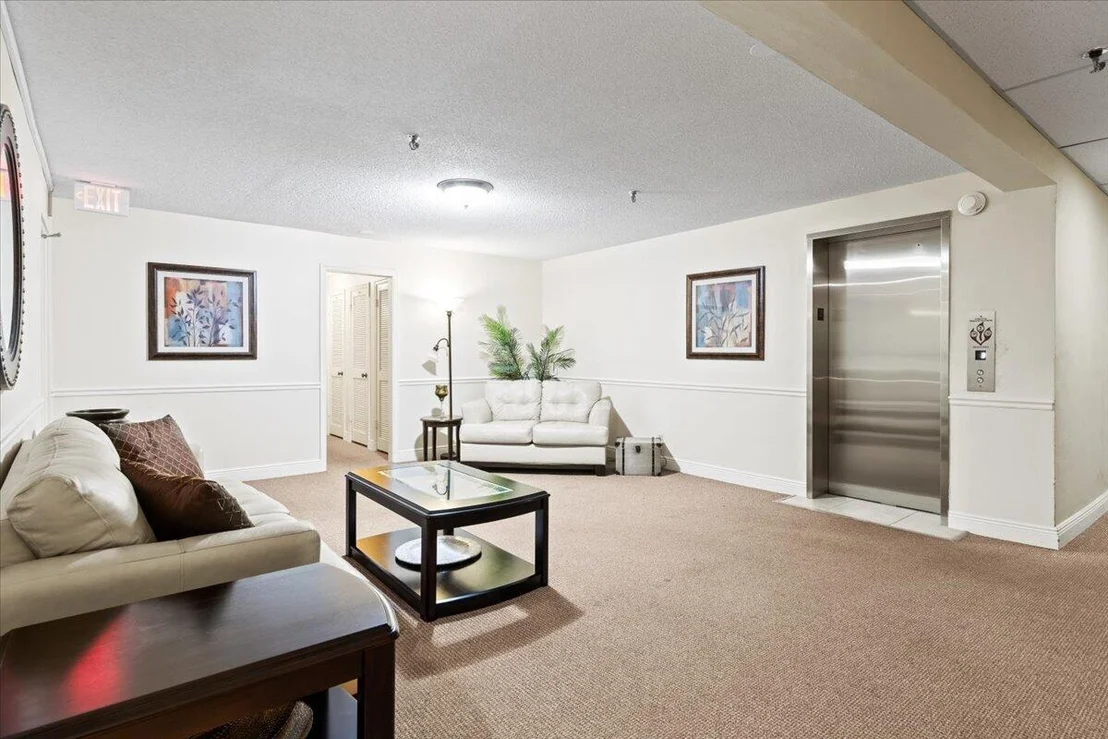 Photo of Unit 203E at 300 N Highway A1a