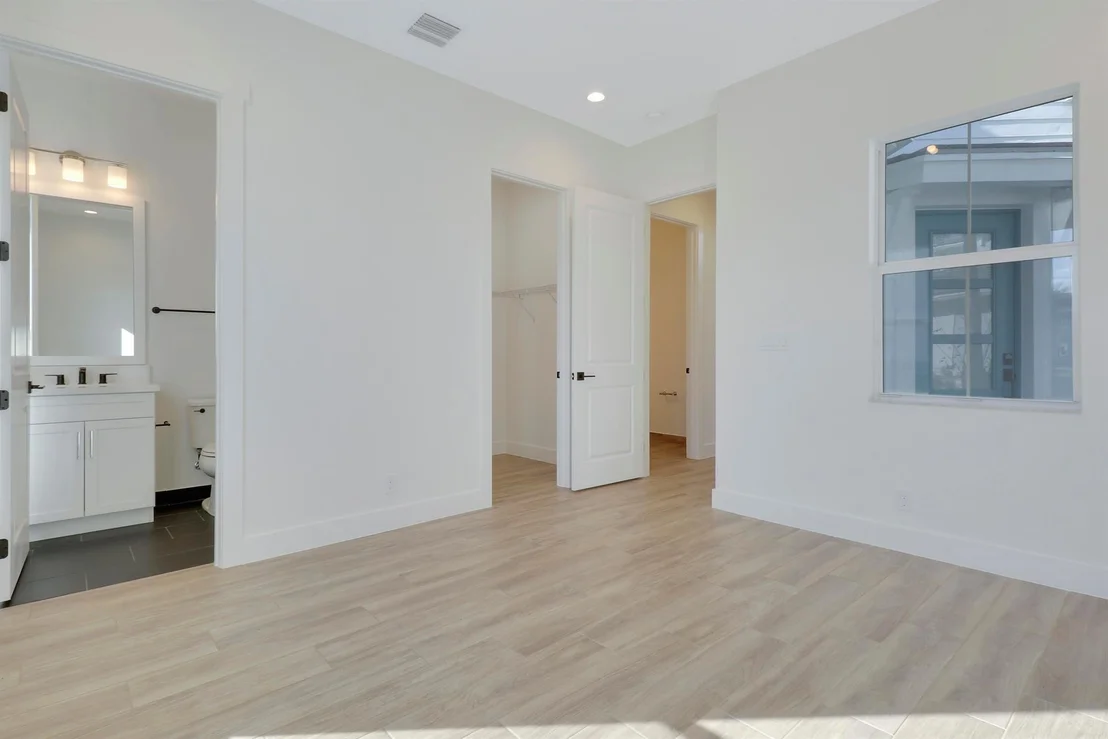 Photo of 9194 Crestview Circle