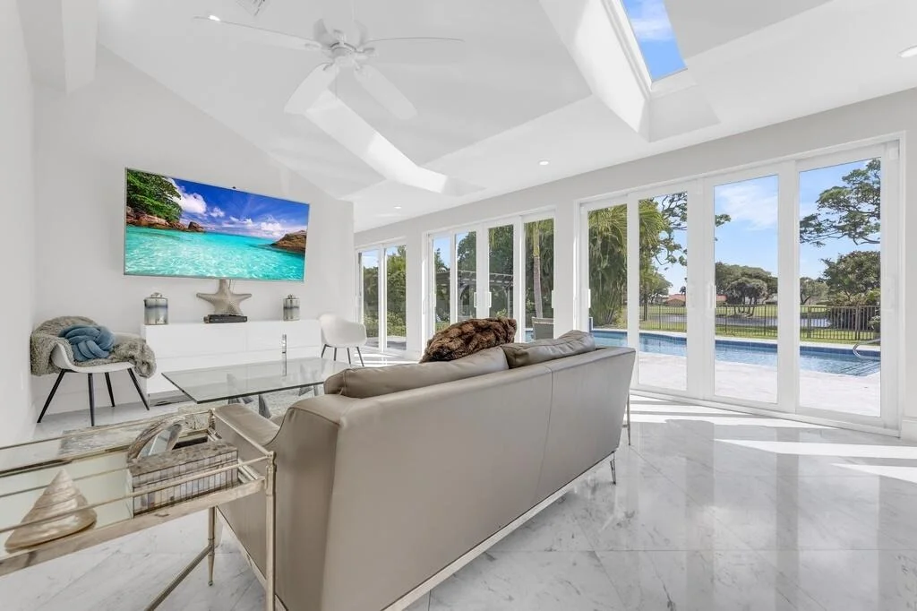 Photo of 355 Oakview Drive