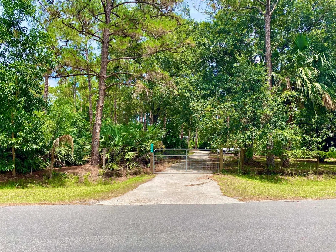 Photo of 16844 127 Drive N