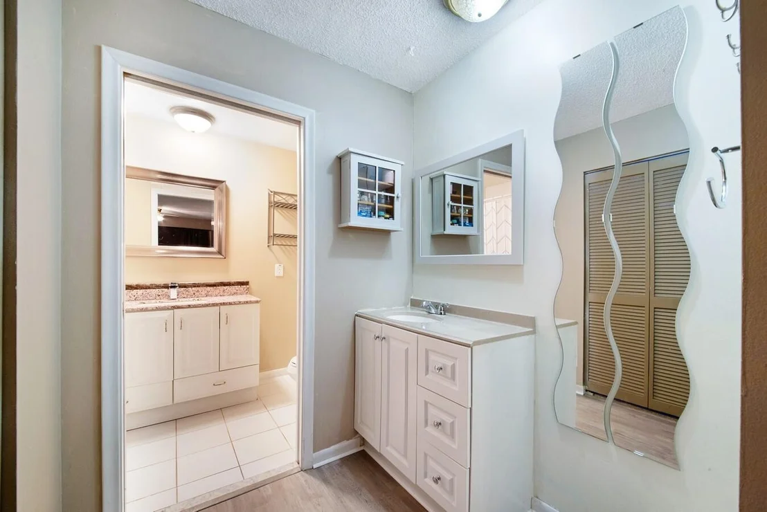 Photo of 2075 SW 24th Circle