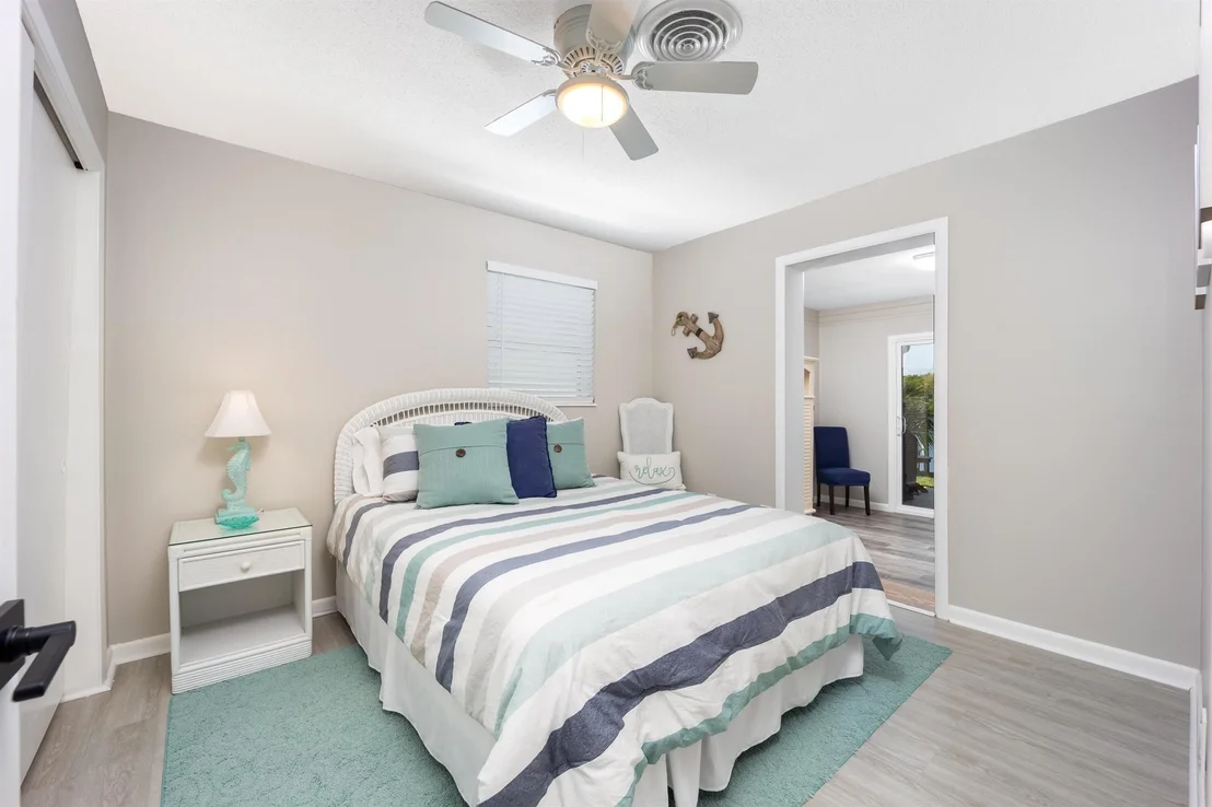 Photo of 140 SW Hideaway Place
