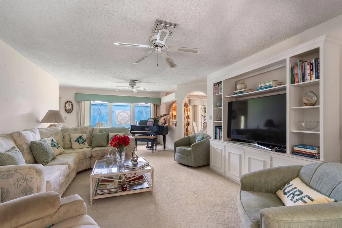 Photo of 1166 Beach Road