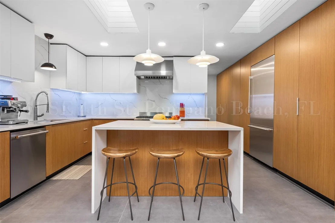 Photo of 241 SE 4th Street