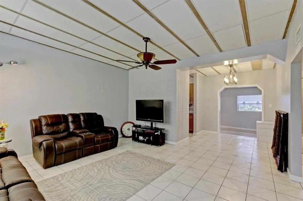 Photo of 822 Burch Drive