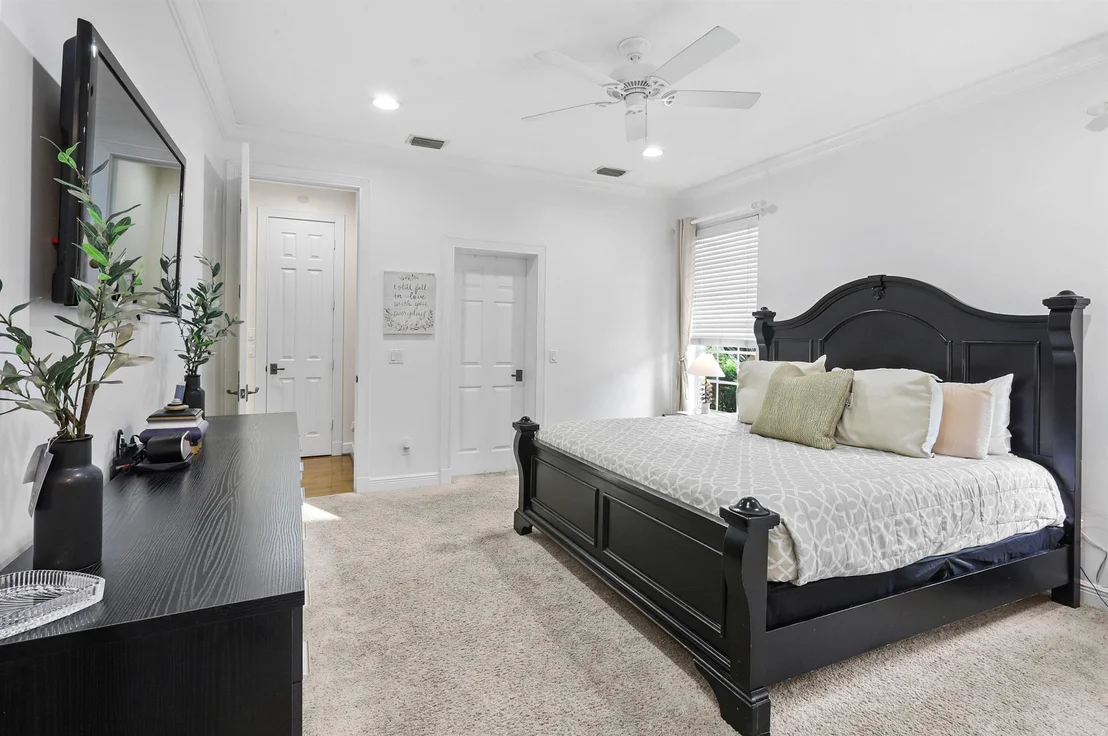 Photo of 400 Mangrove Point