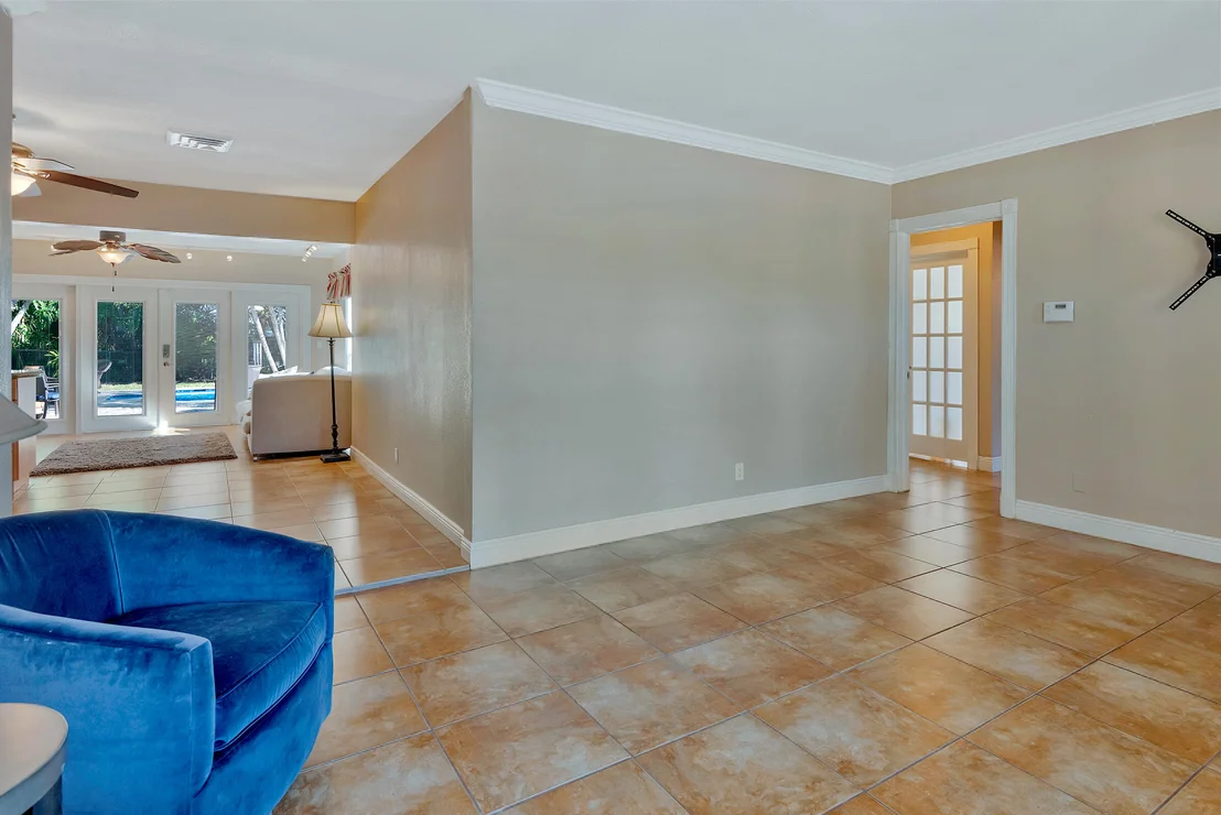 Photo of 327 Ellamar Road
