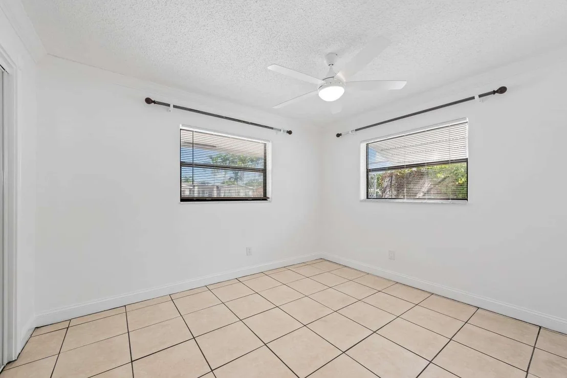 Photo of 4530 NW 25th Place