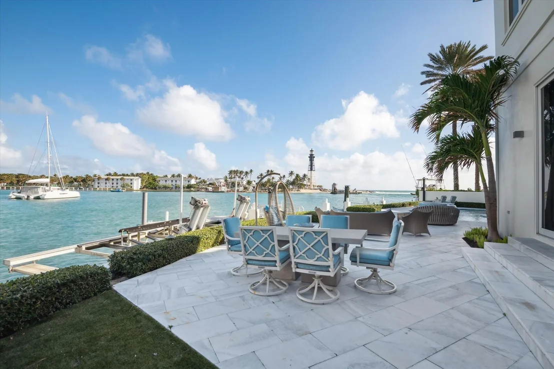 Photo of 2400 Bay Drive