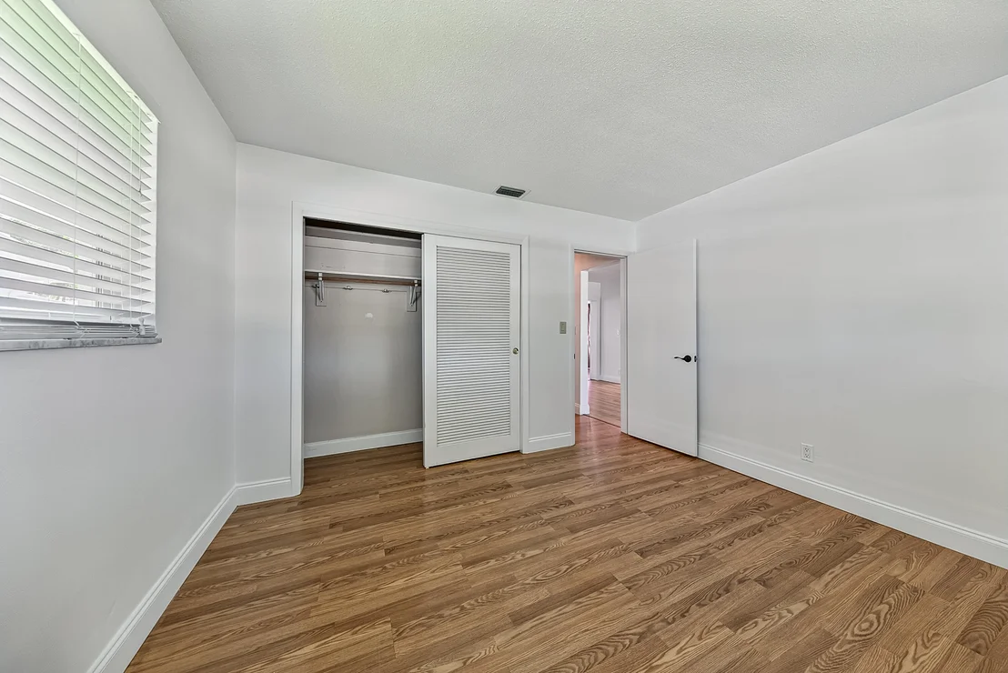 Photo of 2521 N Cypress Road