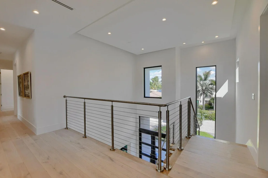 Photo of 660 NE 29th Place