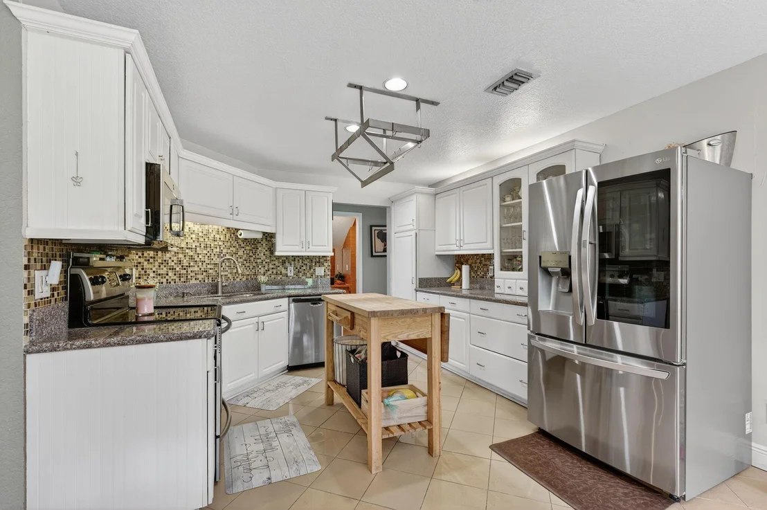 Photo of 5565 American Circle