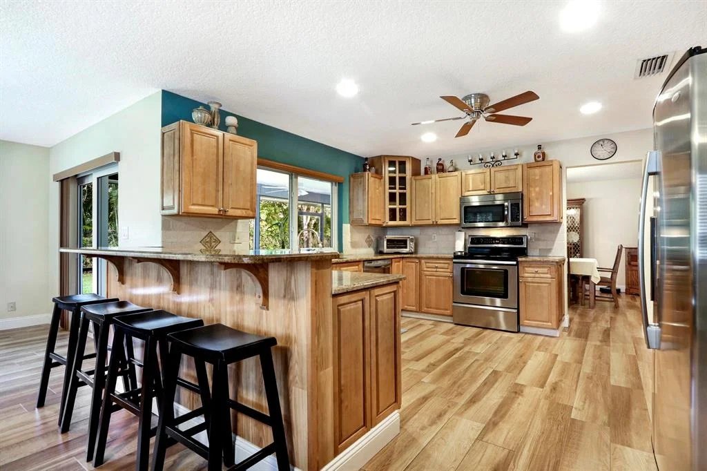 Photo of 15801 Surrey Circle